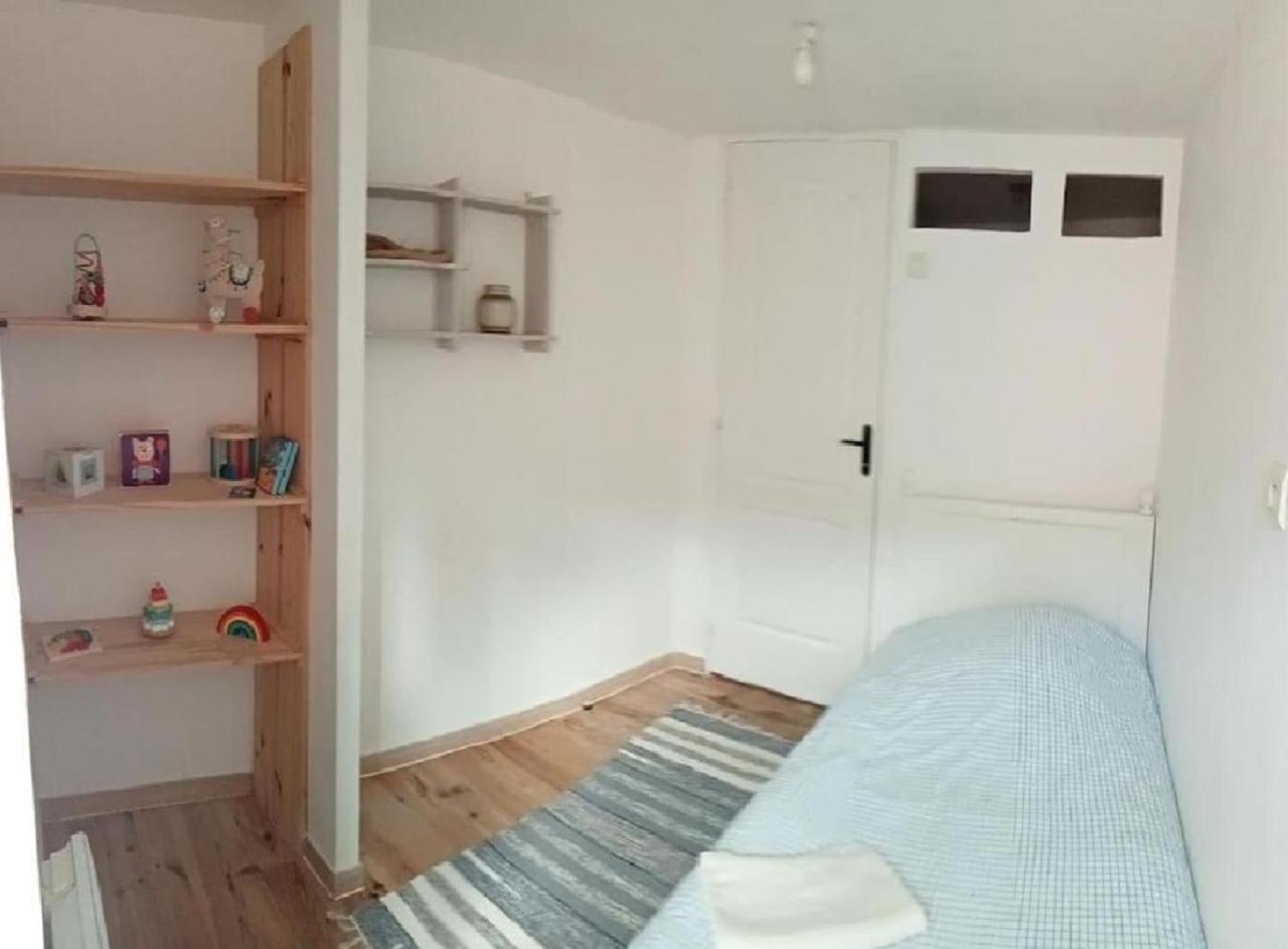 Au Doux Clocher Pieusse Exteriör bild
